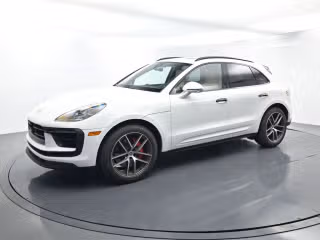 2024 Porsche Macan S's photo