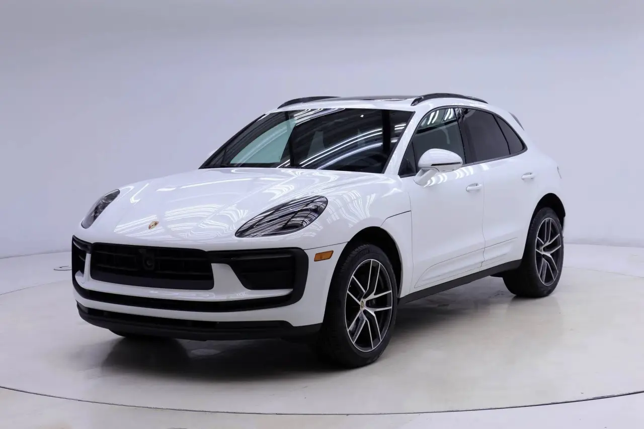 2025 Porsche Macan Base - Photo 8