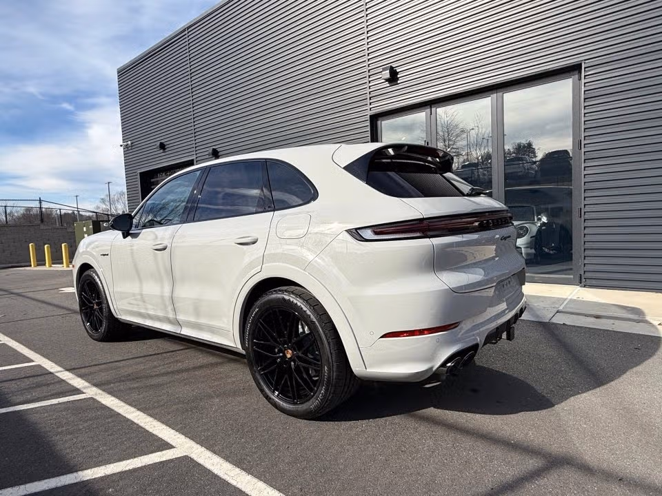 2026 Porsche Cayenne E-Hybrid - Photo 19