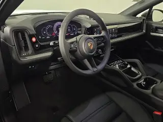 2025 Porsche Cayenne Coup E-Hybrid - Photo 29