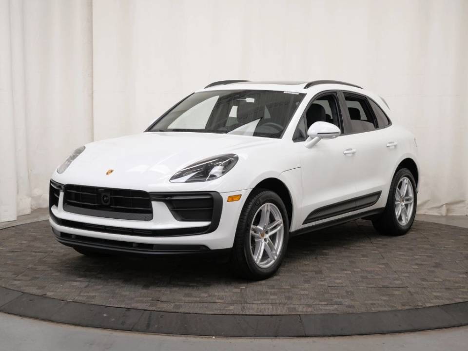 2026 Porsche Macan Base