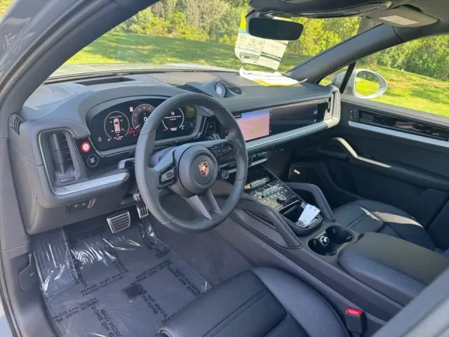 2025 Porsche Cayenne S E-Hybrid - Photo 30