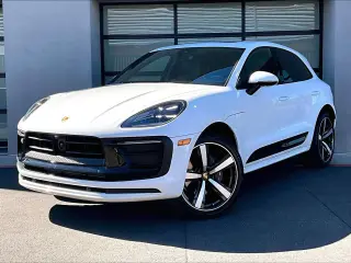 2026 Porsche Macan T - Photo 5