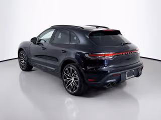 2026 Porsche Macan T - Photo 17