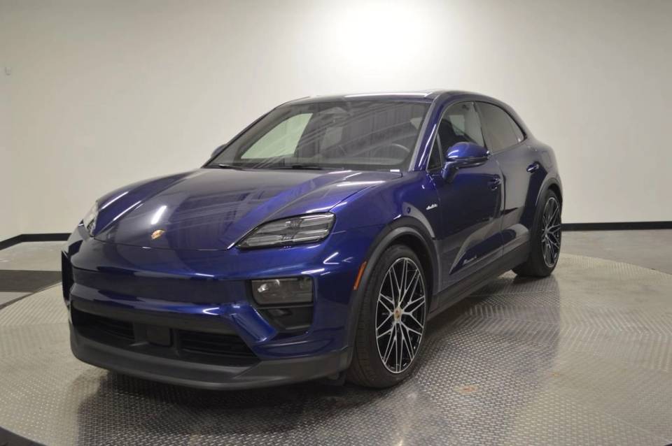 2024 Porsche Macan Base