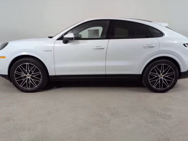 2026 Porsche Cayenne Coup E-Hybrid - Photo 10