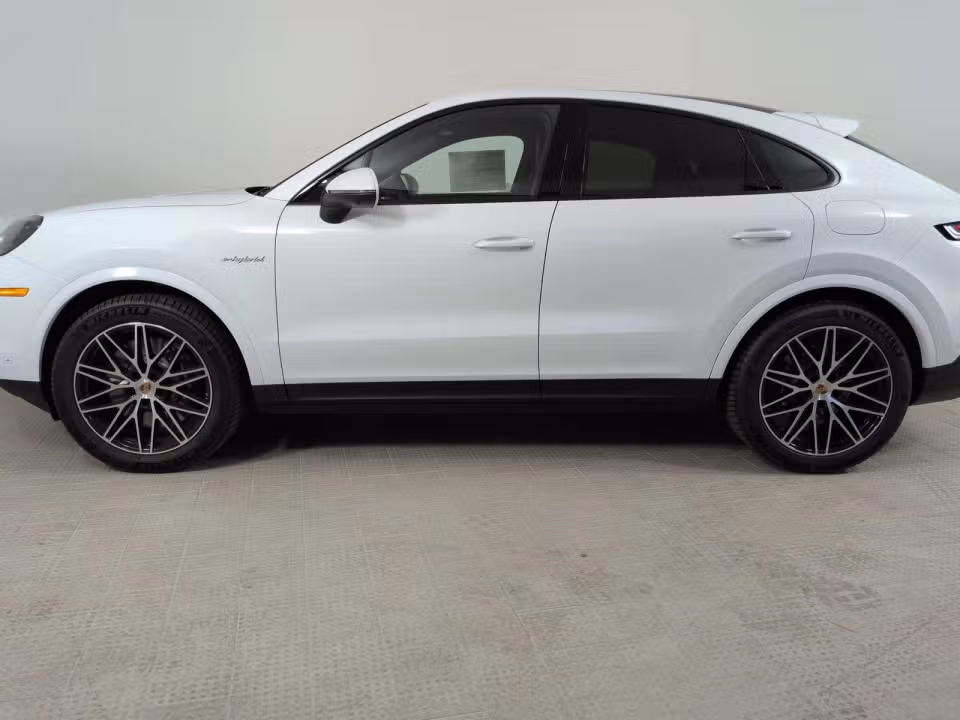 2026 Porsche Cayenne Coup E-Hybrid - Photo 11