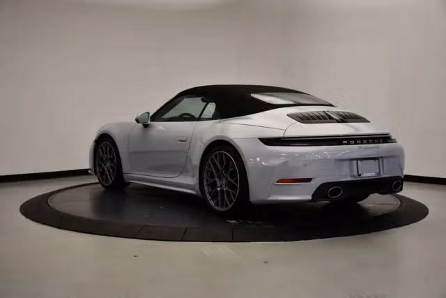 2026 Porsche 911 S - Photo 18
