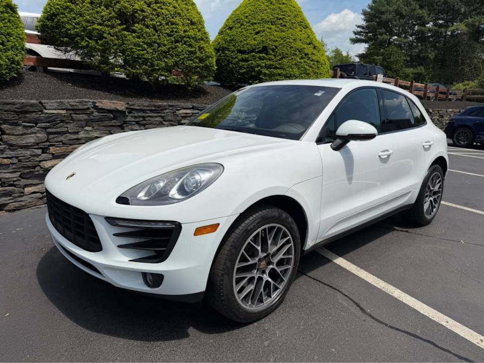 2016 Porsche Macan S AWD photo