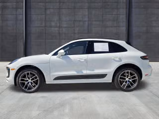 2025 Porsche Macan T - Photo 9