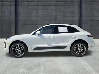 2025 Porsche Macan T - Photo 13
