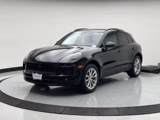 2025 Porsche Macan -'s photo