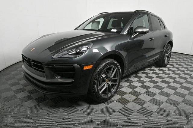 2025 Porsche Macan T