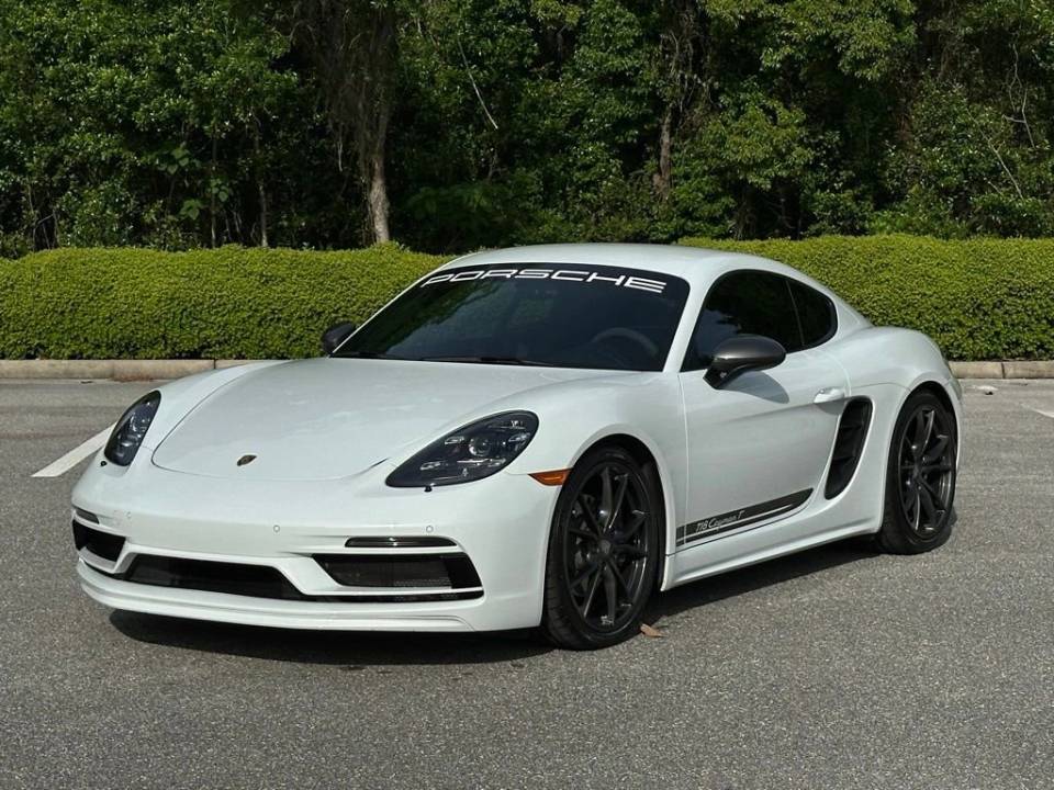 2021 Porsche 718 T
