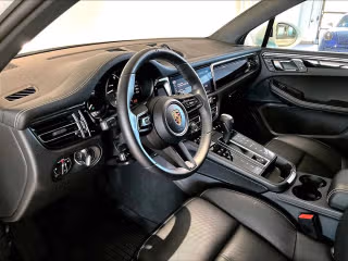 2026 Porsche Macan T - Photo 25