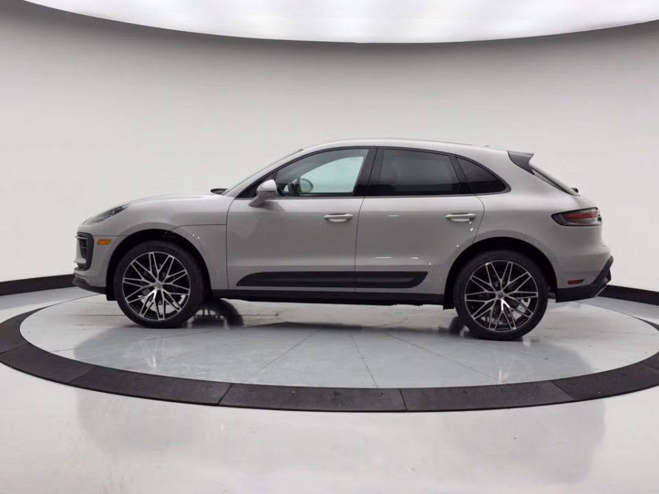 2026 Porsche Macan Base - Photo 11
