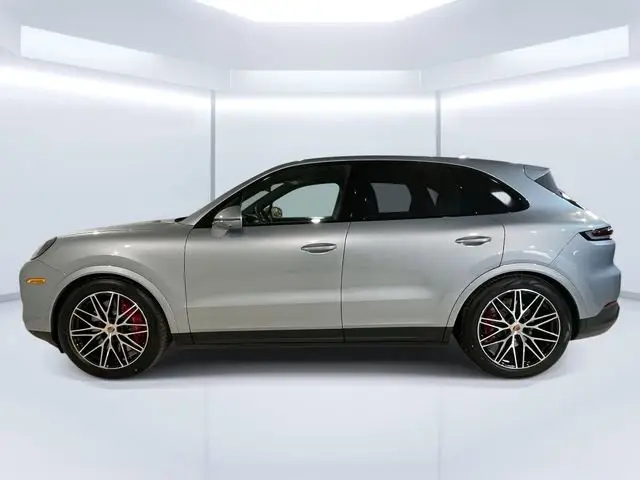 2026 Porsche Cayenne S - Photo 15