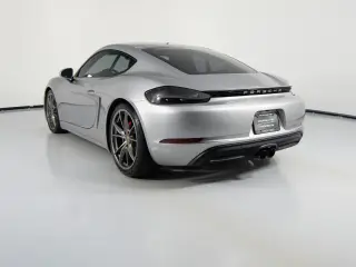 2024 Porsche 718 21