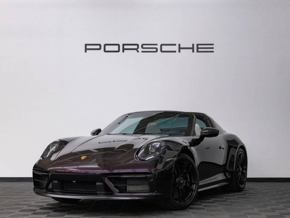 2024 Porsche 911 GTS