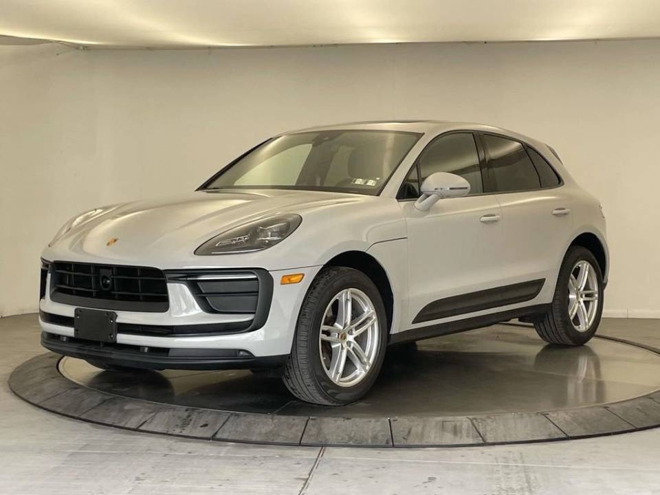 2023 Porsche Macan Base