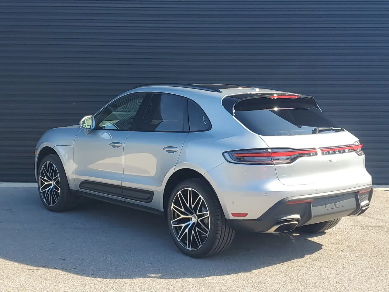 2026 Porsche Macan Base - Photo 24