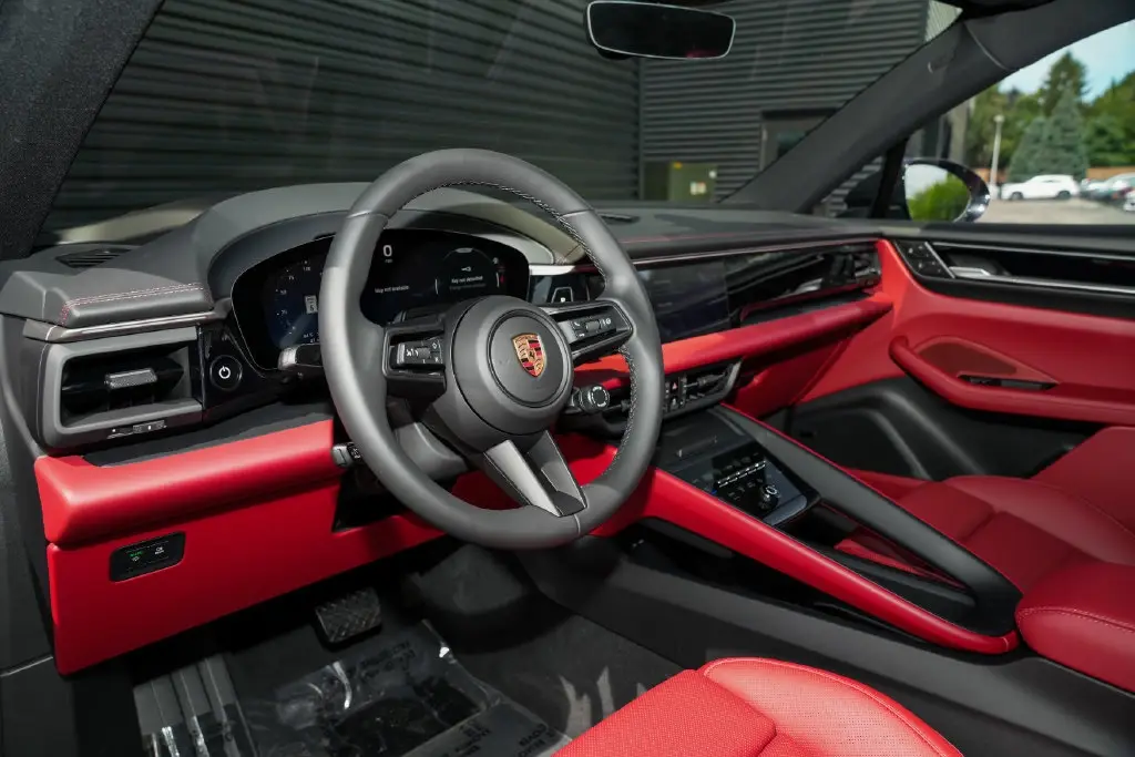 2026 Porsche Macan Base - Photo 32