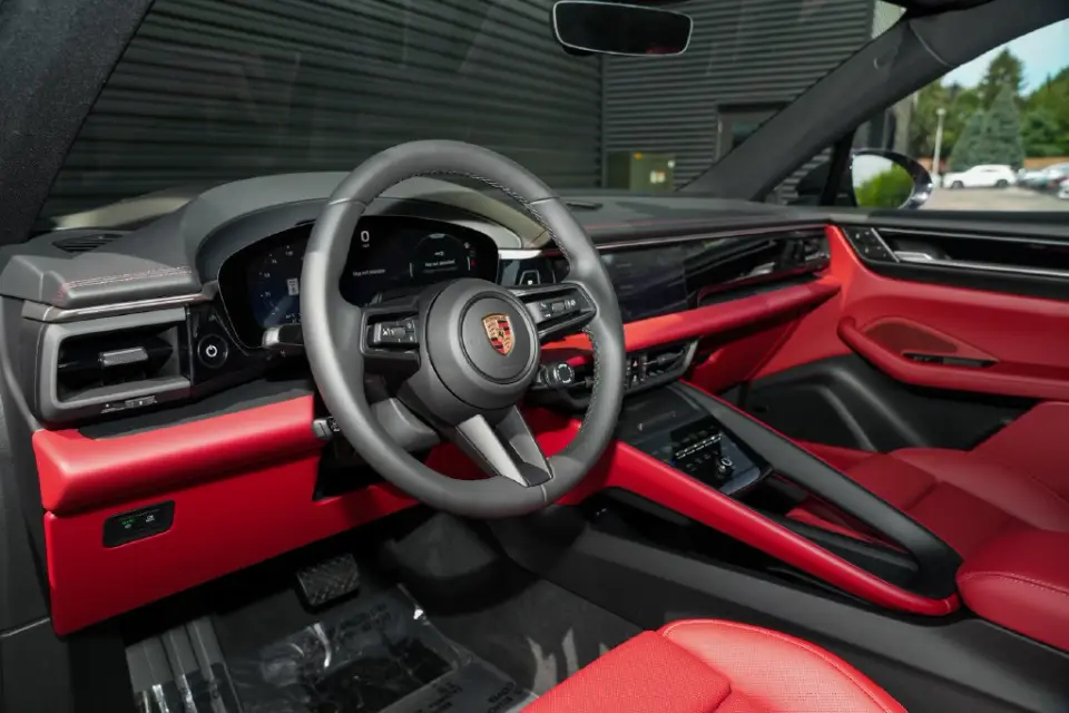 2026 Porsche Macan Base - Photo 31