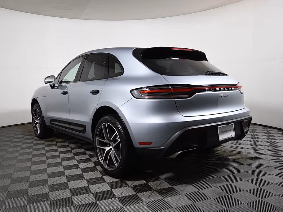 2026 Porsche Macan - Photo 19