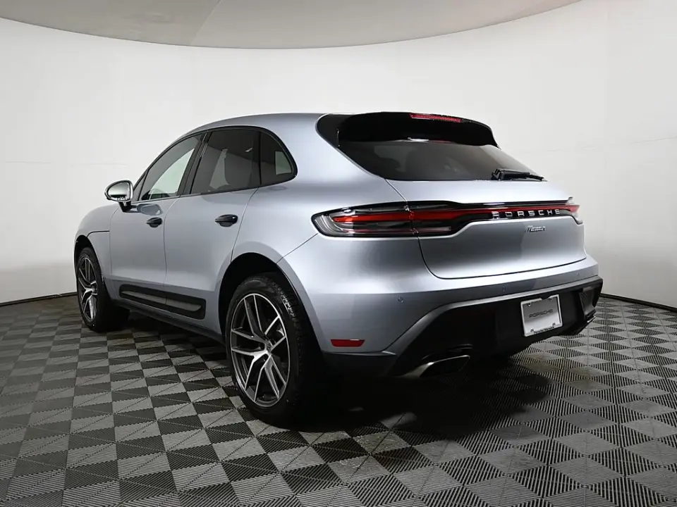 2026 Porsche Macan - Photo 23