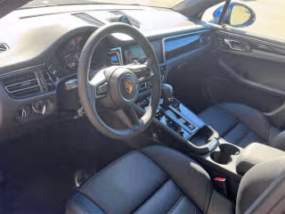 2026 Porsche Macan - Photo 25