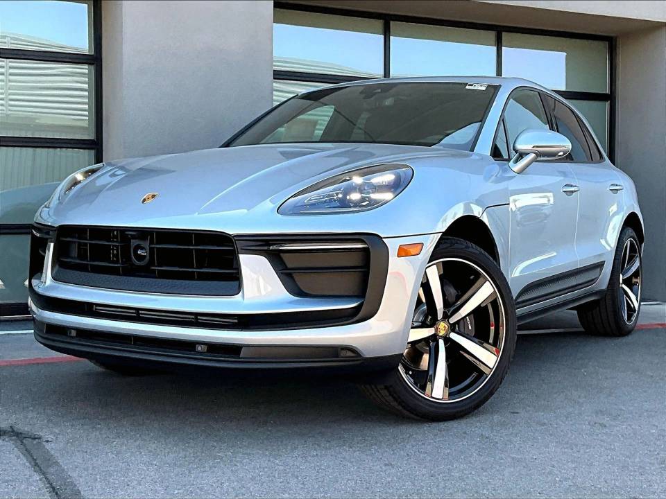 2025 Porsche Macan Base