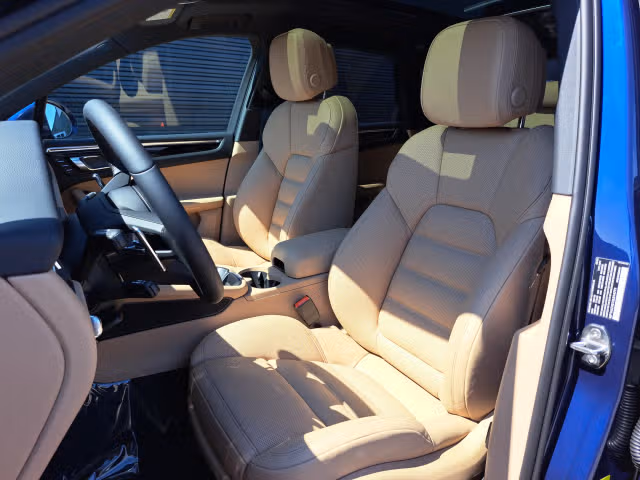 2025 Porsche Macan Base - Photo 34