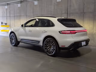 2026 Porsche Macan T - Photo 17
