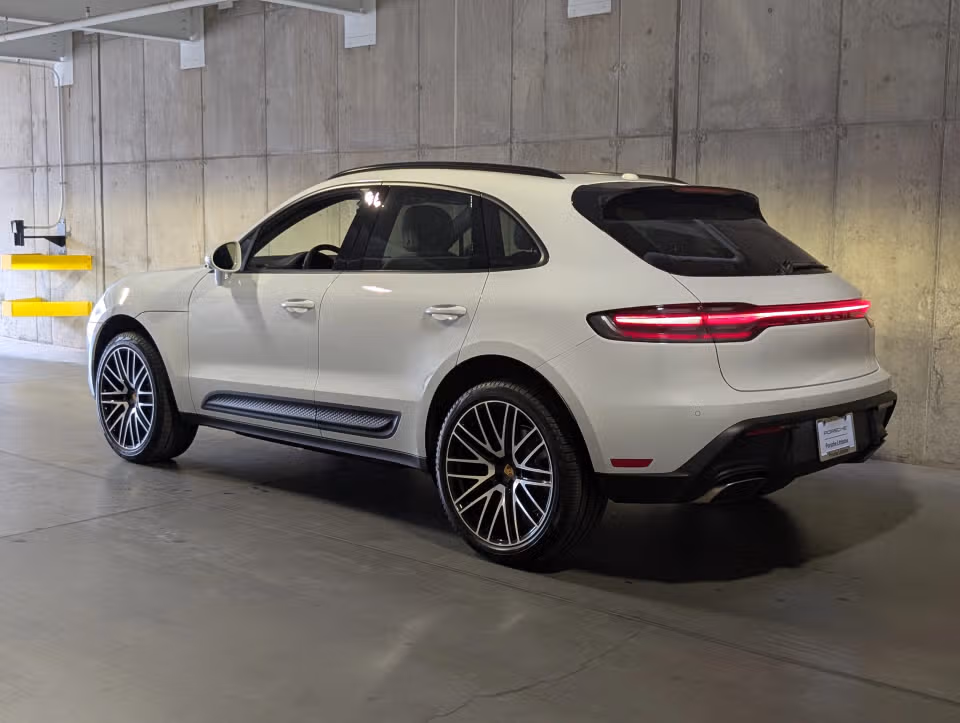 2026 Porsche Macan T - Photo 19