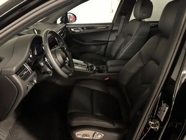 2026 Porsche Macan T - Photo 38