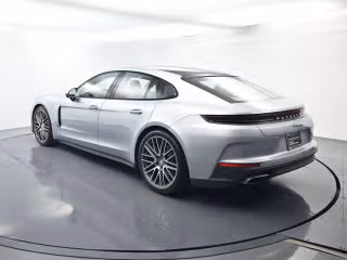 2026 Porsche Panamera Base - Photo 17