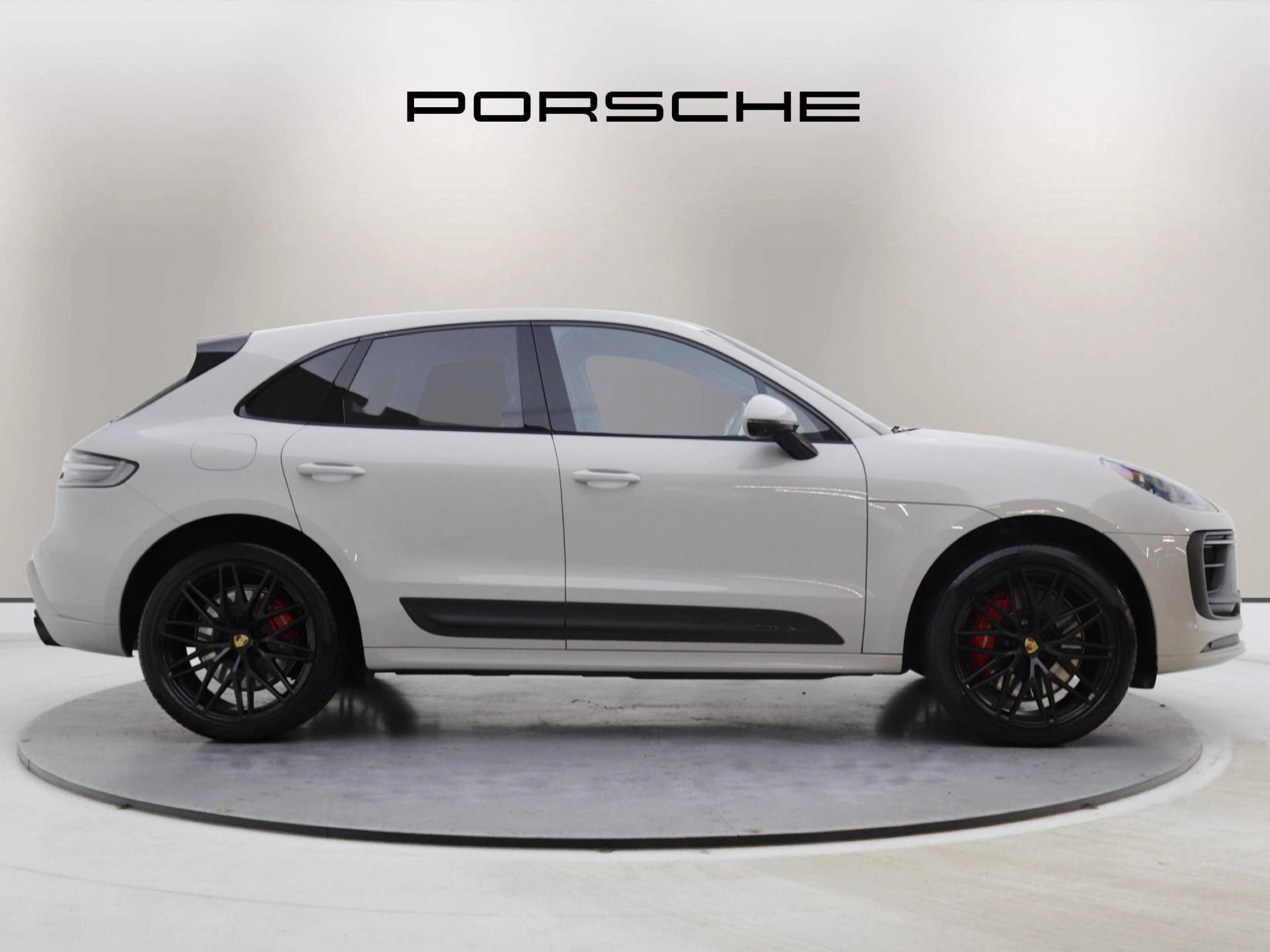 Macan GTS, photo 2 of 33