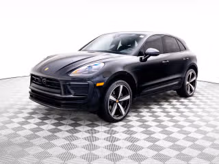 2025 Porsche Macan's photo