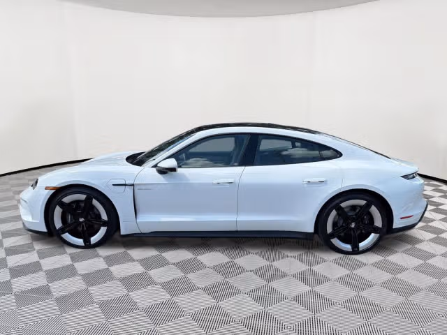 2025 Porsche Taycan 10