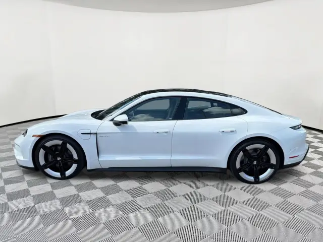 2025 Porsche Taycan 14