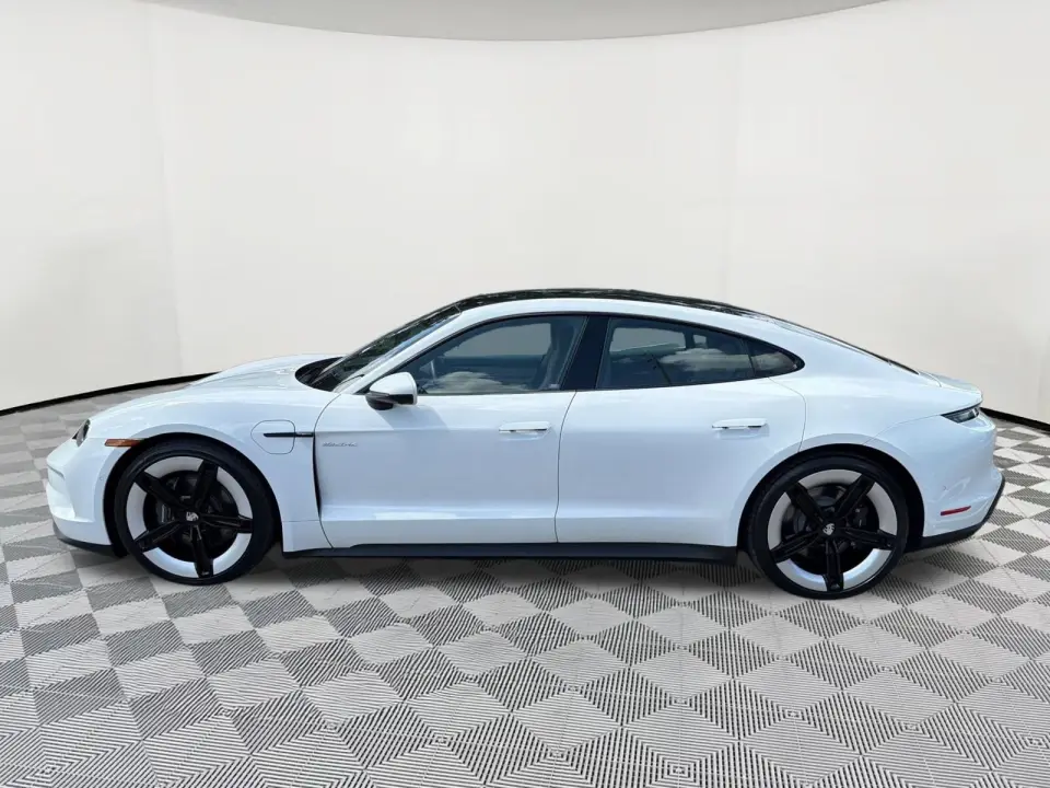 2025 Porsche Taycan 15