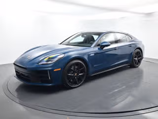 2026 Porsche Panamera 4 E-Hybrid's photo