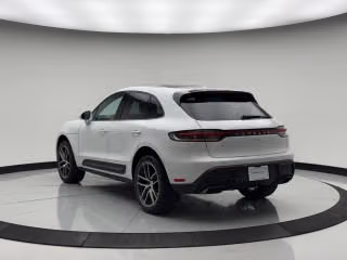 2026 Porsche Macan Base - Photo 17