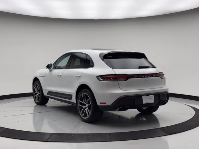 2026 Porsche Macan Base - Photo 18