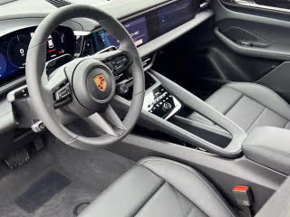 2026 Porsche Macan Base - Photo 25