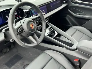 2026 Porsche Macan Base - Photo 29