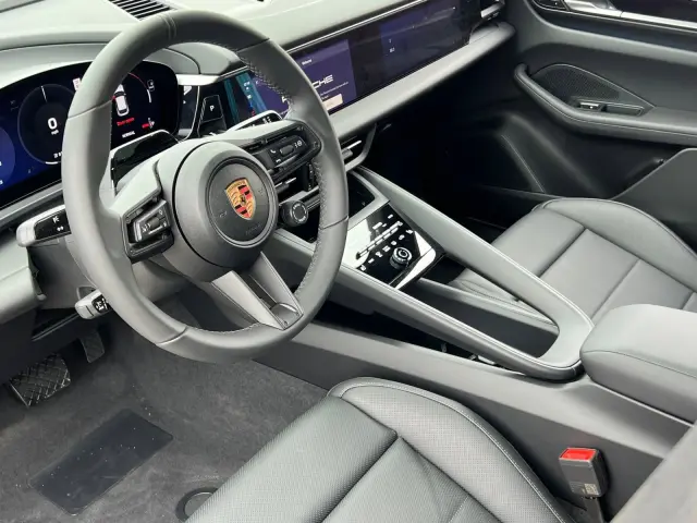 2026 Porsche Macan Base - Photo 30