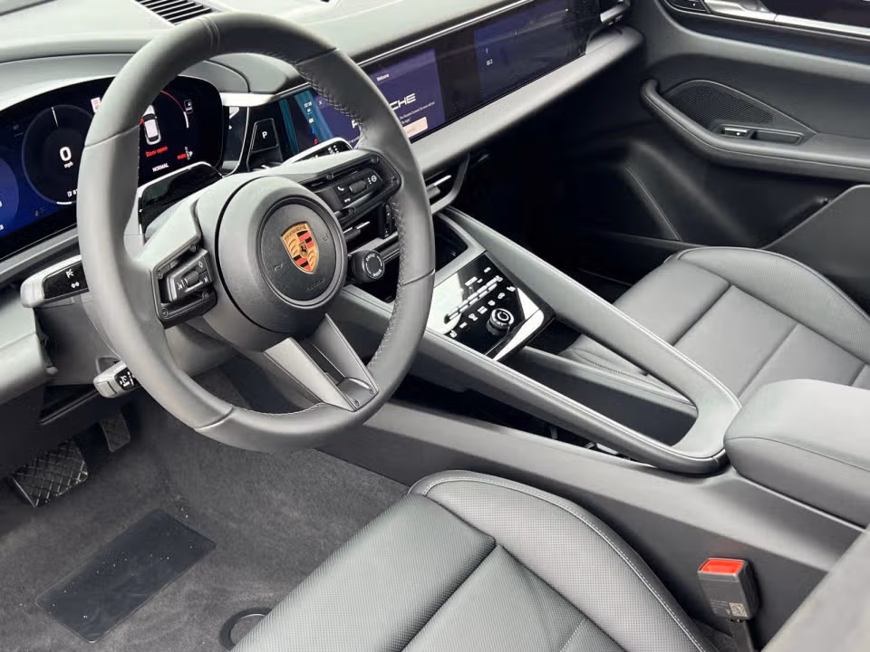 2026 Porsche Macan Base - Photo 27