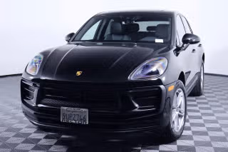 2025 Porsche Macan's photo