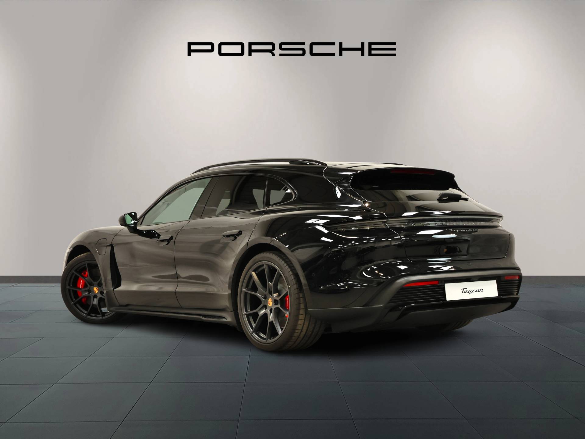 Taycan GTS Sport Turismo, photo 2 of 30